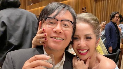 7 Foto Kebersamaan Ari Lasso & Istri, Umumkan Cerai Usai 25 Tahun Bersama