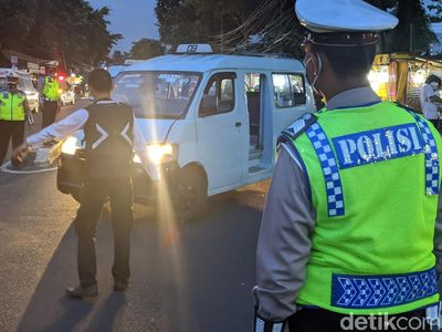 Jalan KS Tubun Ditutup Jelang Pernikahan Putri Habib Rizieq