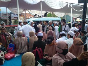 Massa Berdatangan ke Petamburan, Hadiri Maulid Nabi di Kediaman Habib Rizieq
