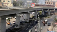 Layanan kereta metro pertama Pakistan ini memulai operasi komersialnya bulan lalu di Lahore, kota terbesar kedua di Pakistan dengan populasi lebih dari 11 juta. Foto: Dok. Sajjad/Xinhua