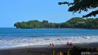 Walau begitu, ternyata ada wisatawan yang mengeluhkan susahnya akses menuju ke pantai karena lokasinya yang jauh (Faizal Amiruddin/detikTravel)