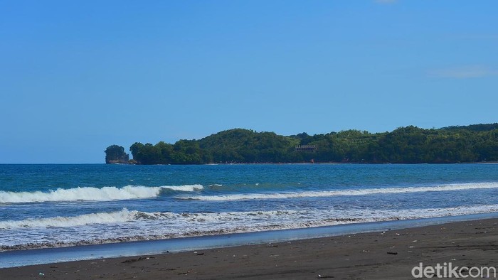 Pantai Batukaras di Pangandaran