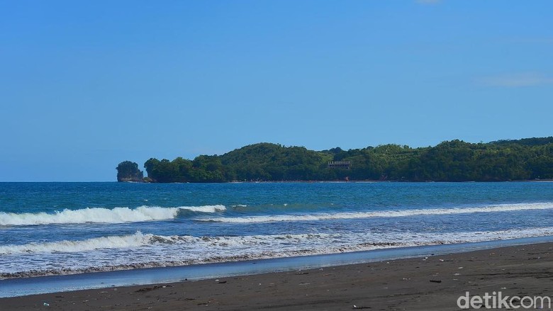 Pantai Batukaras di Pangandaran Pantai Batukaras di Pangandaran
