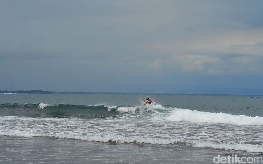 Pantai Batukaras di Pangandaran