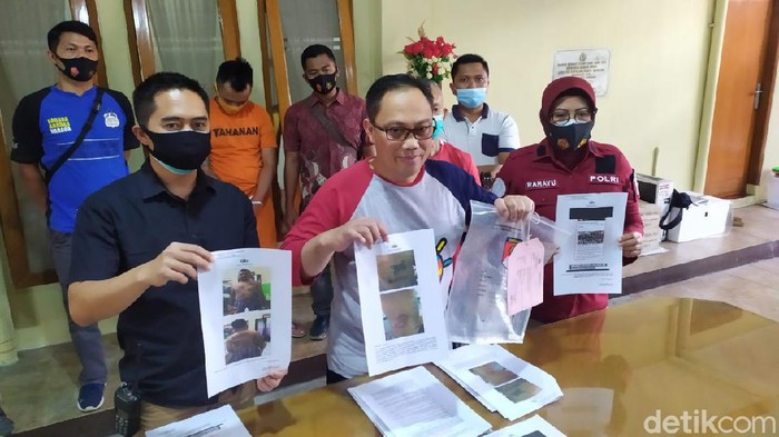 Polrestabes bandung tangkap pemuda yang posting tolak ruu dan tantang Tim Prabu