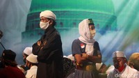 Sementara panitia juga terus memperingatkan jemaah untuk menerapkan 3M (memakai masker, mencuci tangan, dan menjaga jarak).