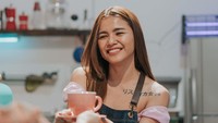 Tato Kartika Wijaksana istri Uus salah satunya ada di bagian atas dada. (Foto: dok. Instagram @kartikawijaksana)  