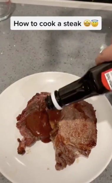 Masak Steak di Pemanggang Roti