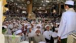 Foto-foto Ustaz Abdul Somad Bertemu Habib Rizieq Shihab
