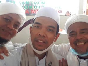 Foto-foto Ustaz Abdul Somad Bertemu Habib Rizieq Shihab