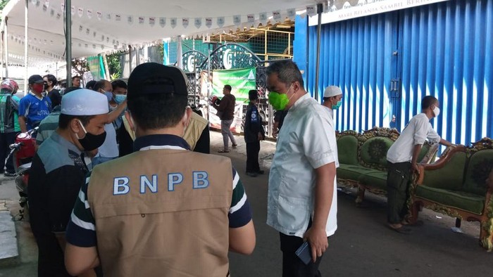 Wali Kota Jakarat Pusat Bayu Meghantara mendatangi Jalan Petamburan 3, Petamburan yang jadi tempat pernikahan putri Habib Rizieq Syihan, Sabtu (14/11).