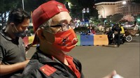 Dalam aksi itu pula mereka menuntut agar FPI tidak bertindak represif. Hal itu disampaikan oleh seorang pria bernama Sapto Hadi. (Foto: Hanif/detikcom) 