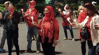 Sayangnya aksi ini tidak terkoordinasi dengan baik dan cenderung berantakan. (Foto: Hanif/detikcom) 
