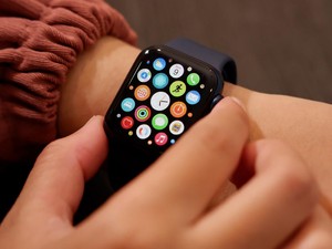 Apple Watch Bantu Pantau Kelahiran Bayi di Pesawat