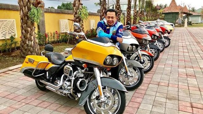 Persaingan kursi calon Ketum Umum (Caketum) IMI Pusat 2021-2024 kini berubah. Awalnya hanya diisi dua nama. Ketua Umum IMI Pusat, Sadikin Aksa sebagai calon terkuat karena sudah didukung 28 IMI Provinsi dan Komandan Diklat TNI-AD, Letnan Jenderal TNI AM Putranto yang juga ikut dalam persaingan.