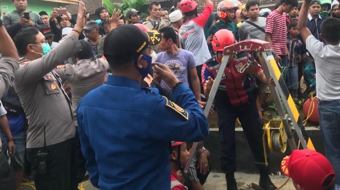 Dua orang penggali sumur di Sukabumi tewas diduga kehabisan oksigen
