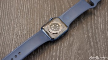 Apple memberikan sensor yang lebih lengkap dari pendahulunya. Foto: Adi Fida Rahman/detikINET