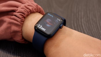 Paling baru tersedia sensor yang memindai kadar oksigen dalam darah. Foto: Adi Fida Rahman/detikINET