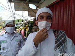 Menanti Kedatangan Ketum FPI yang Diancam Ditangkap Polisi