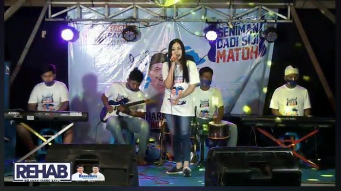 Konser virtual kampanye dari paslon pilkada Rembang Harno-Bayu