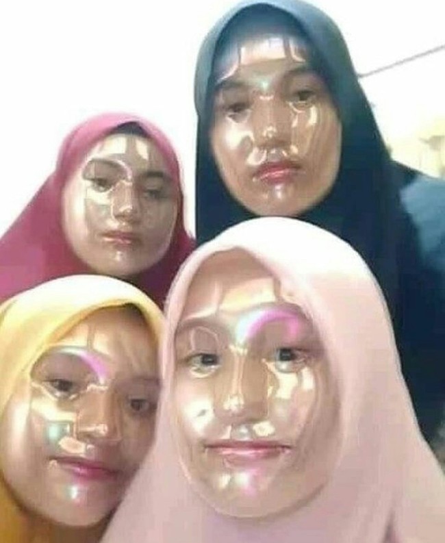 Muka glowing memang idaman banyak orang sih, tapi ya nggak gini juga kali.. Foto: Instagram/@meme.recehku
