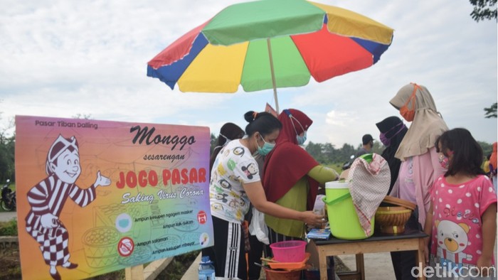 Menikmati Asyiknya Pasar Tiban Dalling di Tengah Pandemi