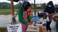 Istilah Bahasa Jawa tiban dipakai karena sebelumnya lokasi itu memang bukan pasar, tapi tiba-tiba ada aktivitas layaknya pasar. Sementara Dalling merupakan akronim dari nama lingkungan setempat yakni Daleman dan Gemuling. (Foto: Rinto Heksantoro/detikcom)