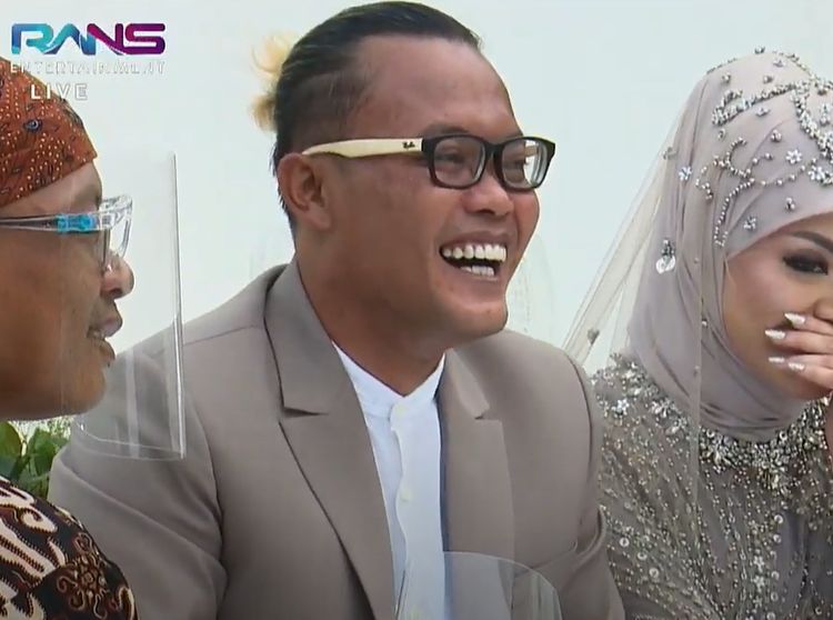Foto-foto Momen Pernikahan Sule dan Nathalie Holscher
