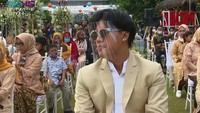 Gaya Rizky Febian di pernikahan sang Ayah. (Foto: dok. YouTube Rans Entertainment)