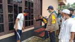 Pestisida hingga Water Canon Halau Serangan Semut di Banyumas