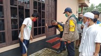 Sementara menurut Bupati Banyumas, Achmad Husein yang menyempatkan diri datang ke lokasi mengatakan jika permasalahan ini sebenarnya sudah cukup lama. Sehingga semut yang berkembang biak di Desa Pageraji sudah cukup banyak.