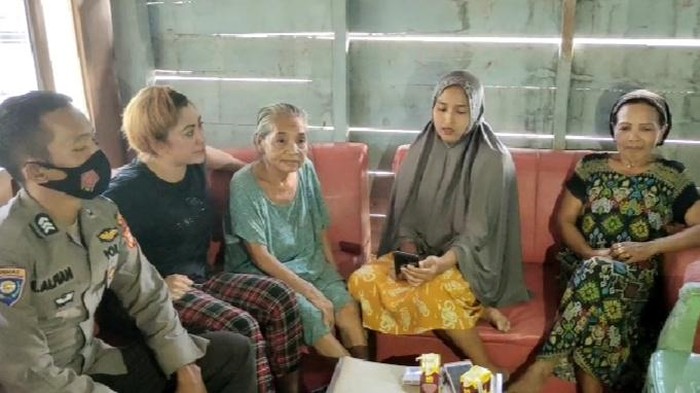 Penyebar video nenek  Singere dipasung anak sendiri meminta maaf ke pihak keluarga.
