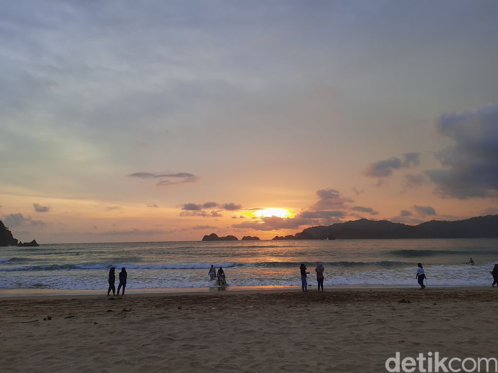 Pulau Merah Banyuwangi
