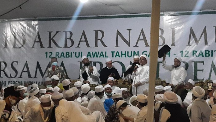Suasana Maulid Nabi Muhammad SAW di tempat Habib Rizieq malam ini