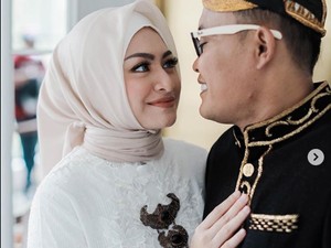 Oma Nathalie Holscher Tahan Tangis Jelaskan Pernikahan Cucunya dengan Sule