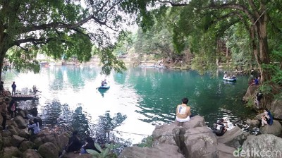 Foto: Talaga Biru Cicerem yang Hits di Kuningan