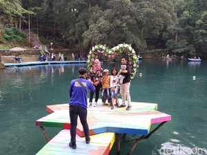 Melihat Talaga Biru Cicerem, Objek Wisata Terpopuler di Kuningan