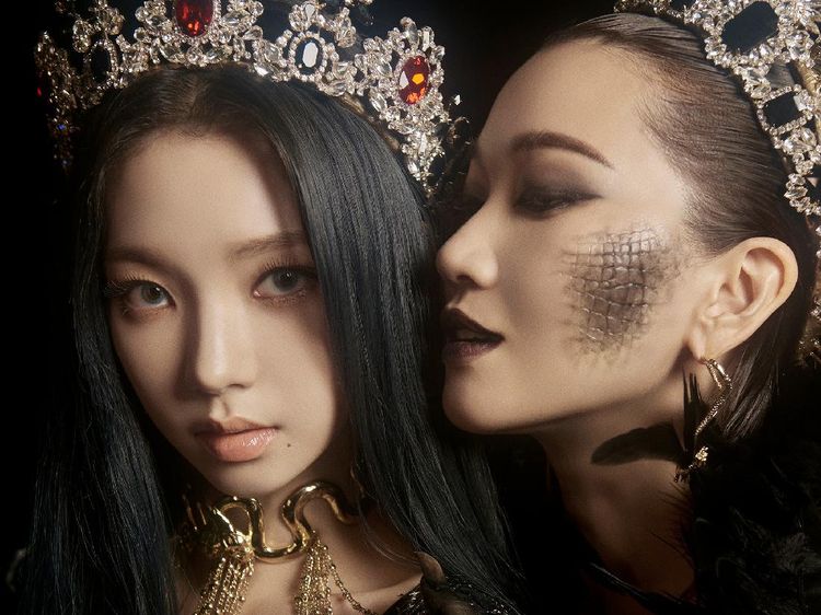 Foto-foto Karina aespa untuk Debut Black Mamba