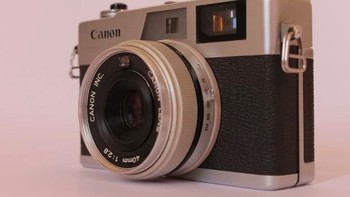 Kamera dengan roll film sudah pasti tidak dikenal oleh sebagian besar anak muda. Foto: Pocket Lint