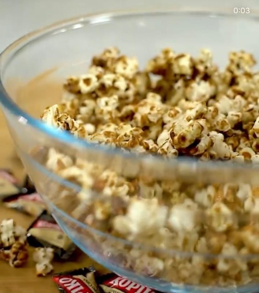 Viral Popcorn Chef Arnold K-POP, Kini Muncul Popcorn Rasa Permen Unik