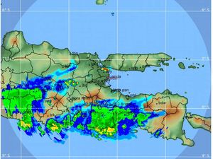 BMKG Keluarkan Peringatan Dini Waspada Banjir Rob di Pesisir Surabaya