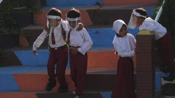Aktivitas Sekolah di Lereng Merapi