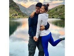 8 Potret Manisnya Kekasih Joan Mir, Model Alejandra Lopez Garro