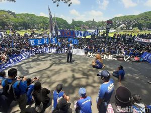 Aremania Gelar Aksi Damai Selamatkan Yayasan Arema