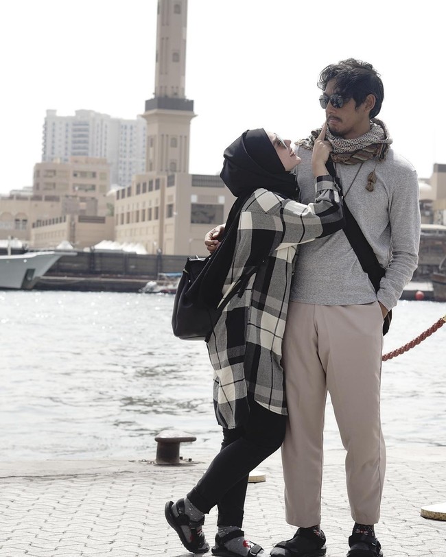 Rumah tangga Arya Saloka dan Putri Anne tampaknya memang sudah di ujung tanduk. Diam-diam Arya rupanya telah mengajukan gugatan cerai terhadap istrinya ke Pengadilan Agama. Foto: Instagram @arya.saloka