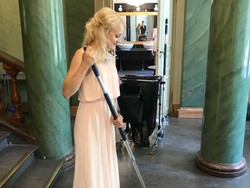 Potret Cantik Tukang Beberes yang Viral, Bersihkan Feses Secara Gratis