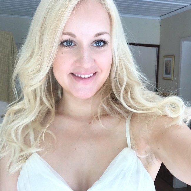 Dia pun mengaku punya alasan khusus mengapa tidak memberikan tarif, bahkan mengerjakannya secara cuma-cuma. Aku bisa melihat pemilik rumah yang begitu stres dan aku bisa membantu dengan mudah karena kemampuanku, ucapnya.  Foto: dok. Instagram