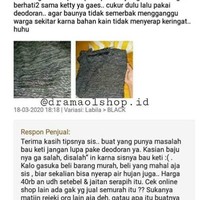 Kalau itu mah yang salah bau keringatnya dong, bukan bajunya. Liat saja penjualnya sampai kesal terus kasih balasan panjang banget nih.. Foto: Instagram/@dramaolshop.id