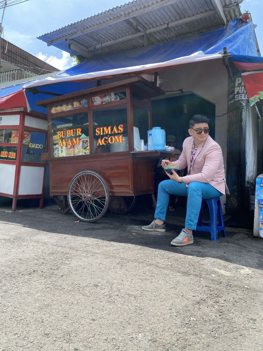 Chef Arnold Bergaya Necis Saat Makan Bubur
