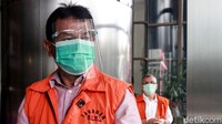 Pada kasus pertama, Rachmat Yasin diduga menyunat anggaran SKPD senilai Rp 8,9 miliar untuk keperluannya, termasuk kampanye pada Pilkada 2013 dan Pileg 2014. Kasus kedua, Rachmat Yasin diduga menerima gratifikasi berupa 20 hektare lahan dan mobil Toyota Vellfire. Gratifikasi berupa lahan diduga diterima Rachmat Yasin terkait pengurusan izin pesantren di kawasan Jonggol, sedangkan gratifikasi mobil diduga diterima dari seorang pengusaha.